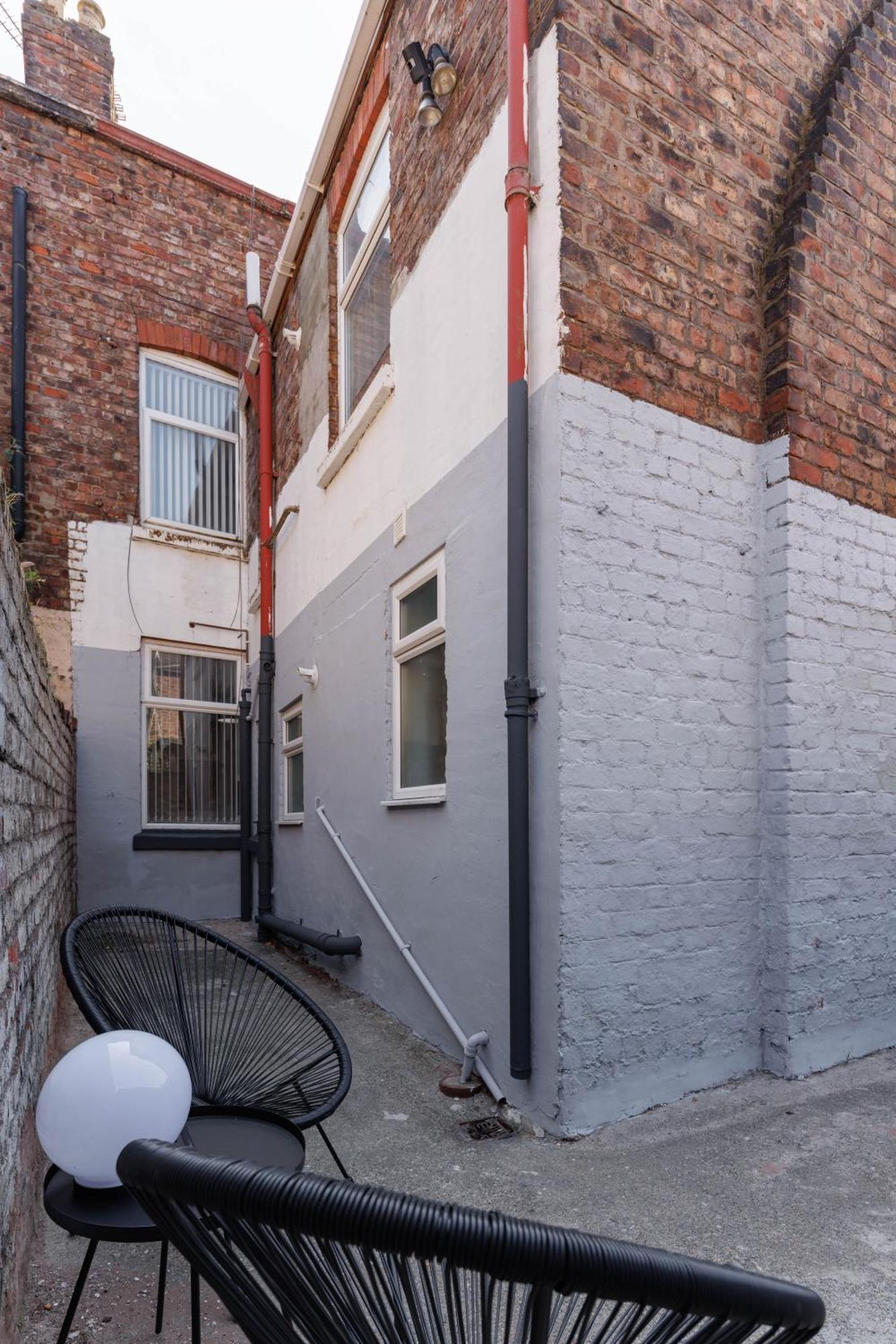 Newly Renovated In - Extended Apartment *