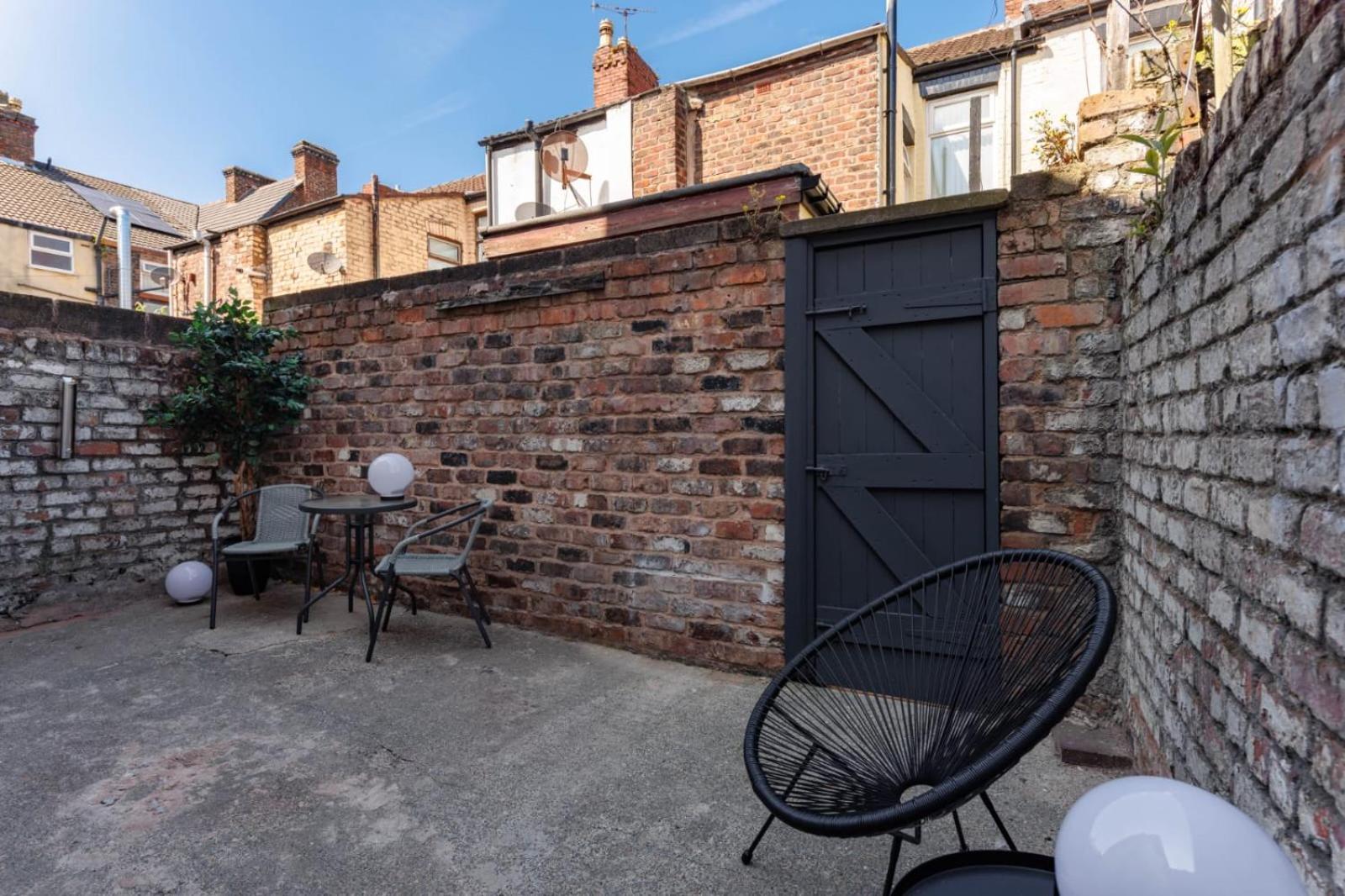Newly Renovated In - Extended Apartment Liverpool